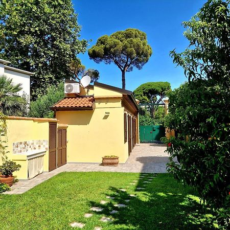 Serra Di Mare Casa Con Giardino Livorno Bagian luar foto