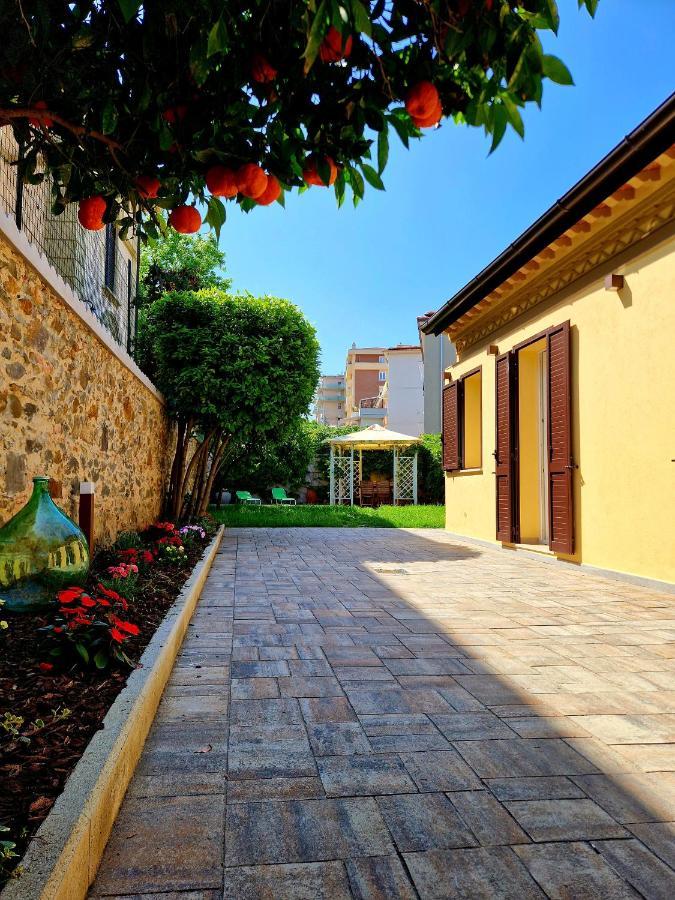 Serra Di Mare Casa Con Giardino Livorno Bagian luar foto